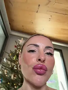 EmaSalis online show from 12/15/25, 10:41