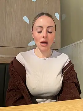 EmaSalis online show from 03/03/26, 10:54