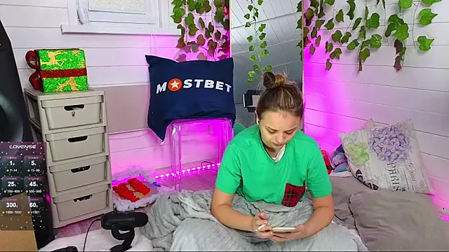 Snapshot of Misss_Vikk chatting on 01/09/25, 01:02 Misss Vikk online show from 01/09/25, 01:02