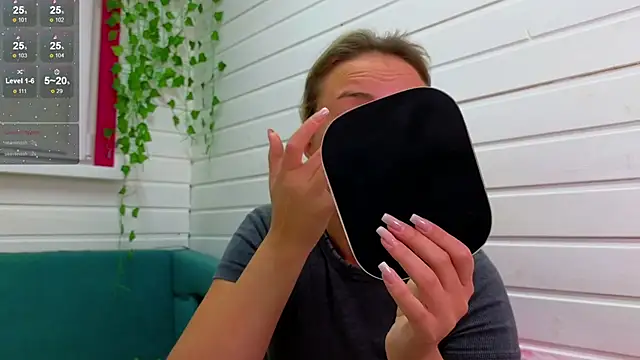 Snapshot of Misss_Vikk chatting on 10/05/25, 06:12 Misss Vikk online show from 10/05/25, 06:12