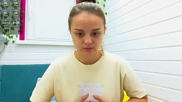 Snapshot of Misss_Vikk chatting on 10/08/25, 07:28 Misss Vikk online show from 10/08/25, 07:28