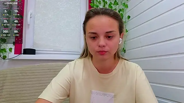 Snapshot of Misss_Vikk chatting on 10/17/25, 07:00 Misss Vikk online show from 10/17/25, 07:00