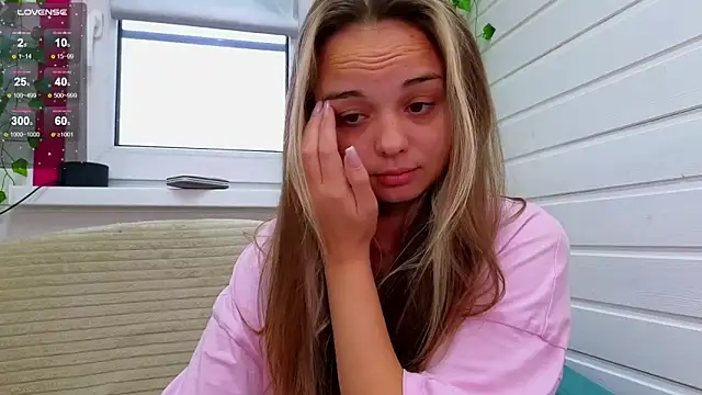 Snapshot of Misss_Vikk chatting on 10/18/25, 06:48 Misss Vikk online show from 10/18/25, 06:48