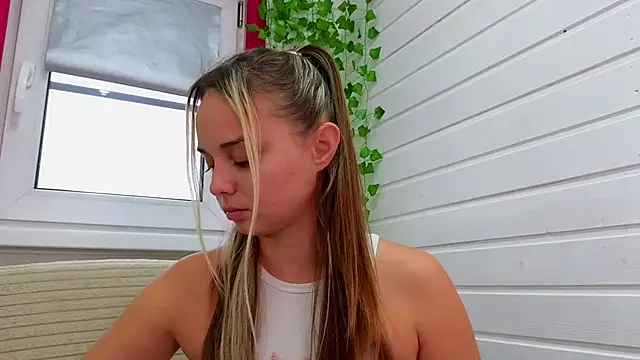 Snapshot of Misss_Vikk chatting on 10/29/25, 07:54 Misss Vikk online show from 10/29/25, 07:54