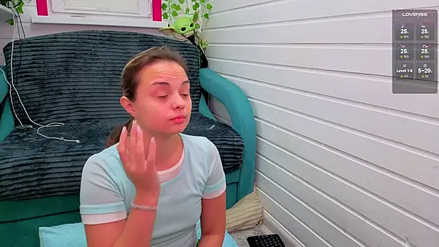 Snapshot of Misss_Vikk chatting on 11/24/25, 06:13 Misss Vikk online show from 11/24/25, 06:13