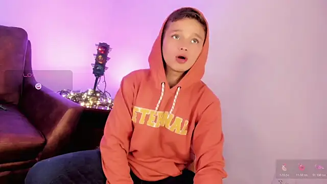 Snapshot of Tim_wolf chatting on 12/22/25, 08:17 Tim wolf online show from 12/22/25, 08:17