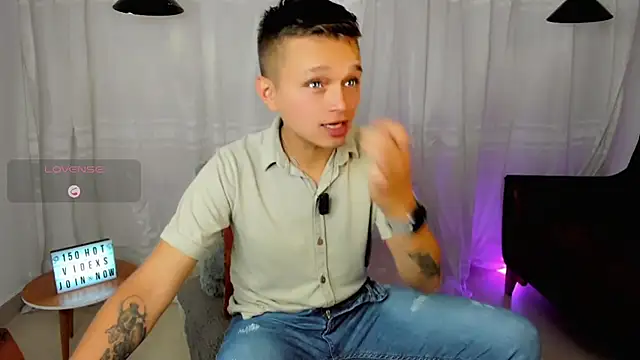 Snapshot of Tim_wolf chatting on 01/14/26, 09:42 Tim wolf online show from 01/14/26, 09:42