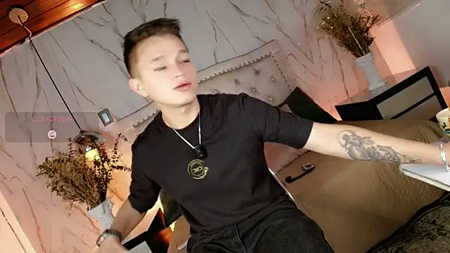 Snapshot of Tim_wolf chatting on 02/25/26, 02:48 Tim wolf online show from 02/25/26, 02:48