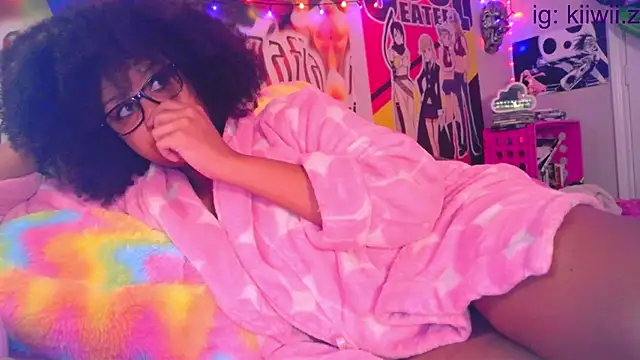 Snapshot of N1NT3NDH03 chatting on 03/20/25, 03:56 N1NT3NDH03 online show from 03/20/25, 03:56