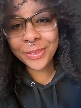 Snapshot of N1NT3NDH03 chatting on 11/11/25, 03:01 N1NT3NDH03 online show from 11/11/25, 03:01