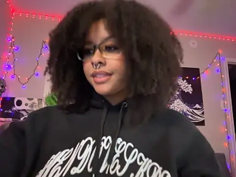 Snapshot of N1NT3NDH03 chatting on 12/02/25, 02:17 N1NT3NDH03 online show from 12/02/25, 02:17