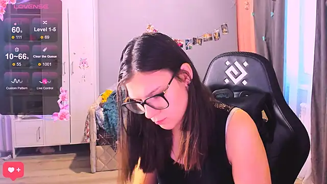 MollyLollipop online show from 12/19/25, 03:24