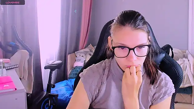 MollyLollipop online show from 04/27/26, 03:04