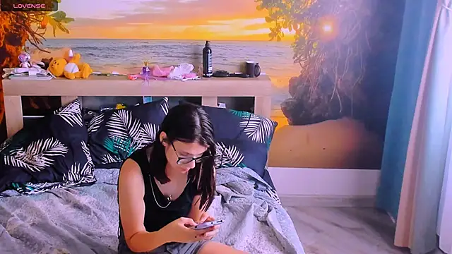 MollyLollipop online show from 06/17/26, 04:59