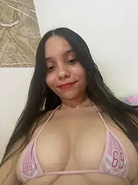 Snapshot of MiaJacksonn chatting on 01/04/25, 11:06 MiaJacksonn online show from 01/04/25, 11:06