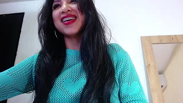Snapshot of Sweet_baby_hellen chatting on 12/19/24, 10:02 Sweet baby hellen online show from 12/19/24, 10:02