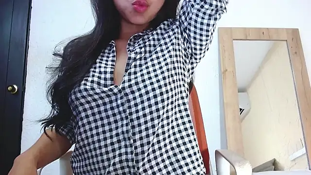 Snapshot of Sweet_baby_hellen chatting on 01/22/25, 03:52 Sweet baby hellen online show from 01/22/25, 03:52