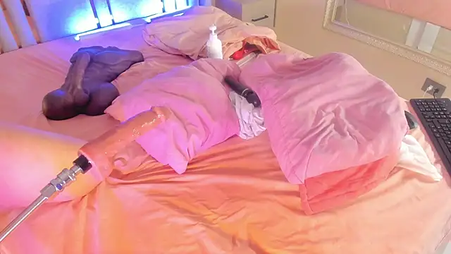 Snapshot of Saekohofman chatting on 03/03/25, 07:21 Saekohofman online show from 03/03/25, 07:21