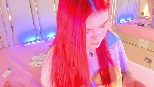 Snapshot of Saekohofman chatting on 03/22/25, 04:14 Saekohofman online show from 03/22/25, 04:14