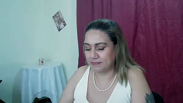 Snapshot of yayita_mature chatting on 01/20/25, 04:12 yayita mature online show from 01/20/25, 04:12