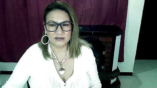 Snapshot of yayita_mature chatting on 02/01/25, 02:02 yayita mature online show from 02/01/25, 02:02