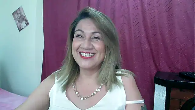 Snapshot of yayita_mature chatting on 02/24/25, 01:42 yayita mature online show from 02/24/25, 01:42