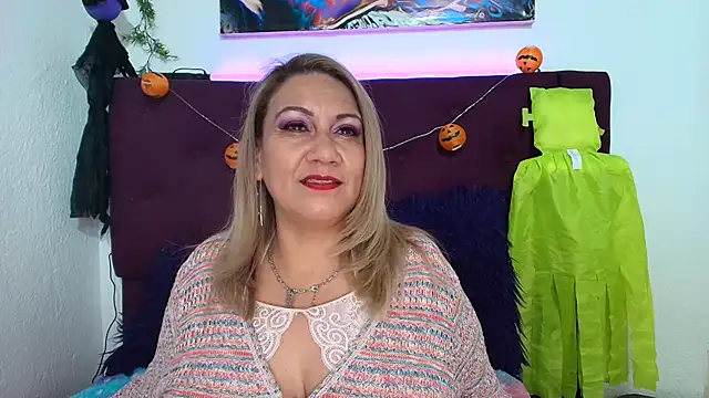 Snapshot of yayita_mature chatting on 10/21/25, 03:13 yayita mature online show from 10/21/25, 03:13