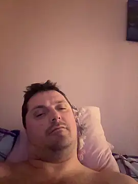 Snapshot of Corle124 chatting on 02/17/25, 09:41 Corle124 online show from 02/17/25, 09:41