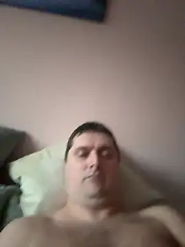 Snapshot of Corle124 chatting on 02/18/25, 04:37 Corle124 online show from 02/18/25, 04:37