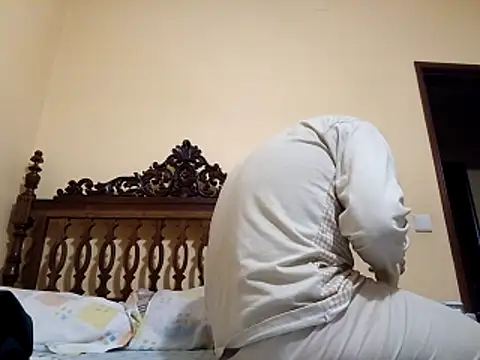 White rabbit  online show from 11/22/25, 10:20