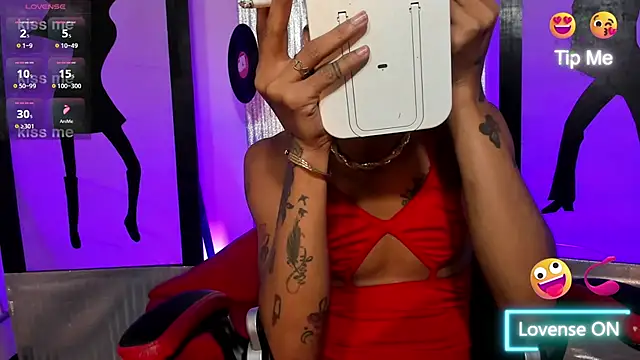 nickyminach  online show from 02/05/26, 03:33