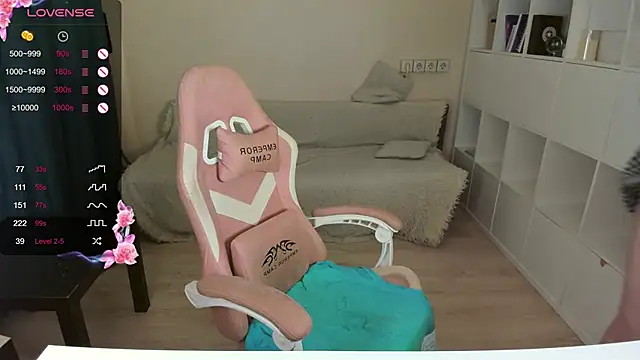 PlumPie online show from 10/09/25, 04:21