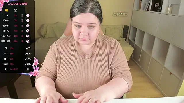 PlumPie online show from 10/31/25, 10:22