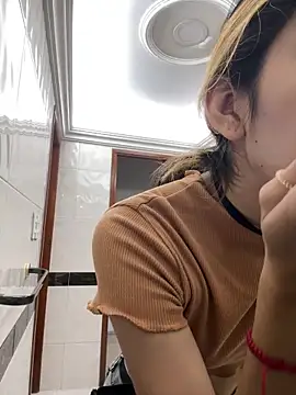 Snapshot of Girl_Cherry chatting on 03/18/25, 10:57 Girl Cherry online show from 03/18/25, 10:57