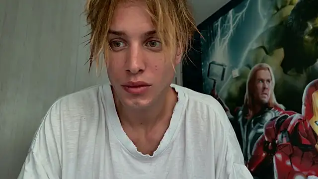 Snapshot of Cryptikov chatting on 06/25/26, 06:18 Cryptikov online show from 06/25/26, 06:18