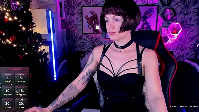 Snapshot of Devi_Evi chatting on 12/28/24, 12:24 Devi Evi online show from 12/28/24, 12:24