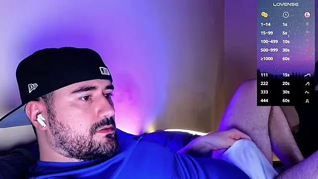 Snapshot of DominantTheo chatting on 12/31/24, 02:40 DominantTheo online show from 12/31/24, 02:40