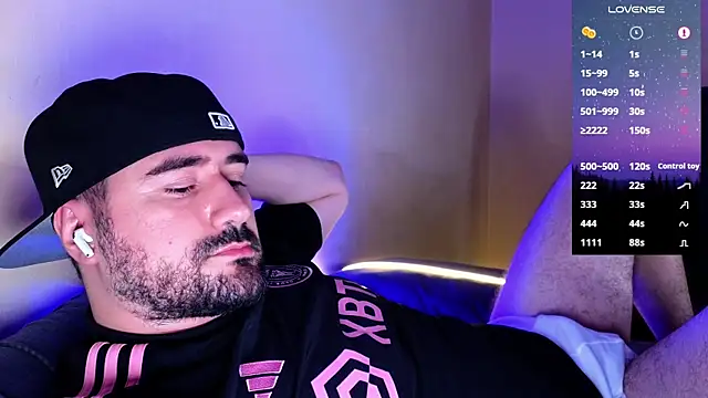 Snapshot of DominantTheo chatting on 02/16/25, 06:10 DominantTheo online show from 02/16/25, 06:10