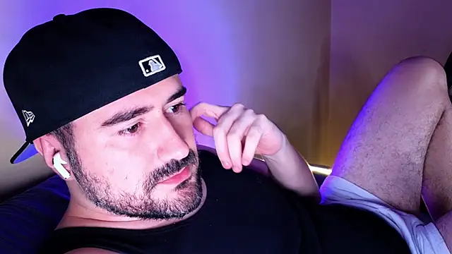 Snapshot of DominantTheo chatting on 02/28/25, 05:37 DominantTheo online show from 02/28/25, 05:37