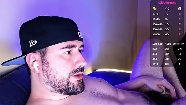 Snapshot of DominantTheo chatting on 03/09/25, 03:11 DominantTheo online show from 03/09/25, 03:11