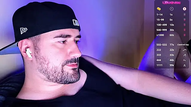 Snapshot of DominantTheo chatting on 03/09/25, 06:17 DominantTheo online show from 03/09/25, 06:17