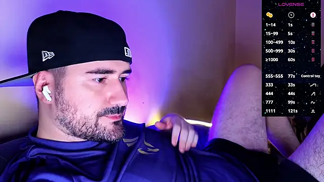 Snapshot of DominantTheo chatting on 03/11/25, 12:54 DominantTheo online show from 03/11/25, 12:54