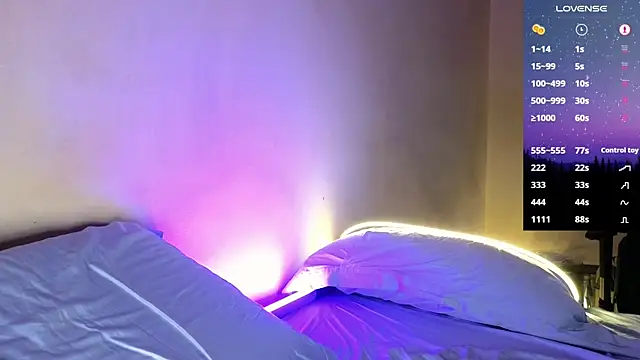 Snapshot of DominantTheo chatting on 11/15/25, 04:10 DominantTheo online show from 11/15/25, 04:10