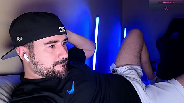 DominantTheo online show from 04/21/26, 04:41