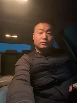 Snapshot of S00 chatting on 12/16/24, 12:37 S00 online show from 12/16/24, 12:37