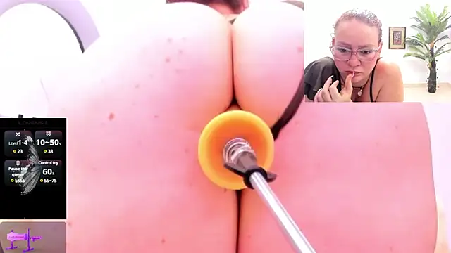 Paulina Davis  online show from 03/19/25, 05:19