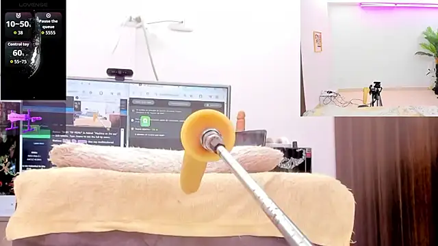 Paulina Davis  online show from 03/11/26, 01:00