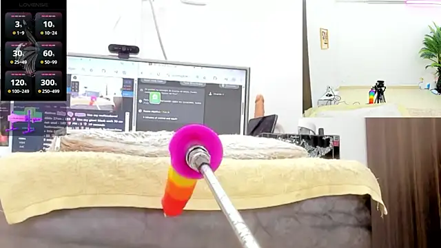 Paulina Davis  online show from 04/07/26, 12:11