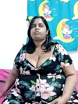 SusanaEshwar online show from 04/20/26, 09:05