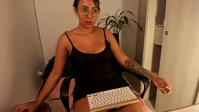 Victoriasant online show from 02/22/25, 04:51